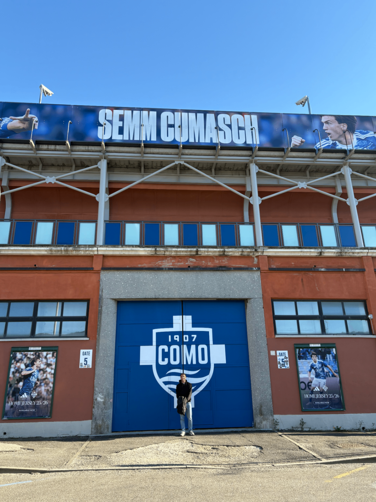 Max Llahuet outside the Como 1907 stadium